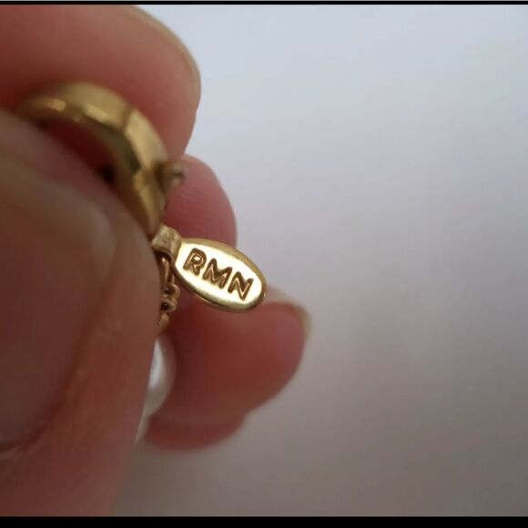 VINTAGE SIGNED RMN PEARL HELIX BEADED 21" - Picture 2 of 2